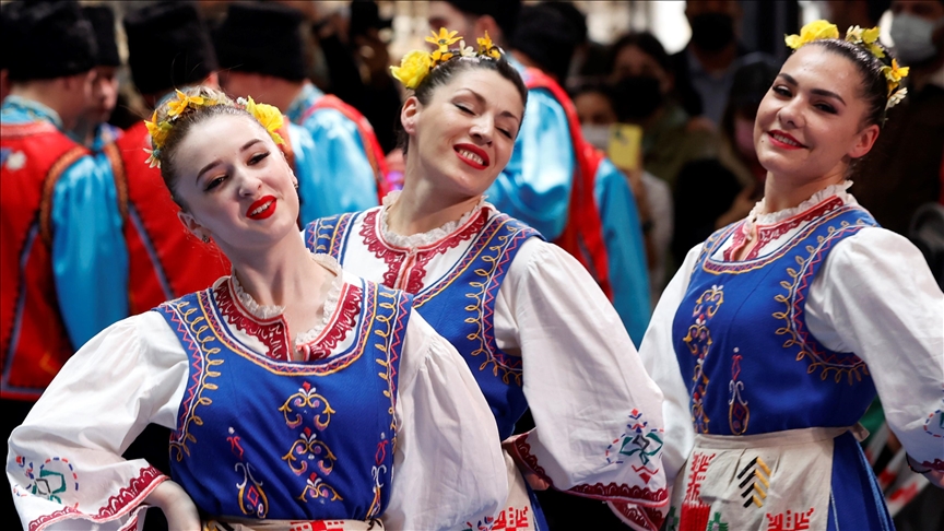 В Анкаре выступил гагаузский ансамбль песни и танца «Кадынжа»