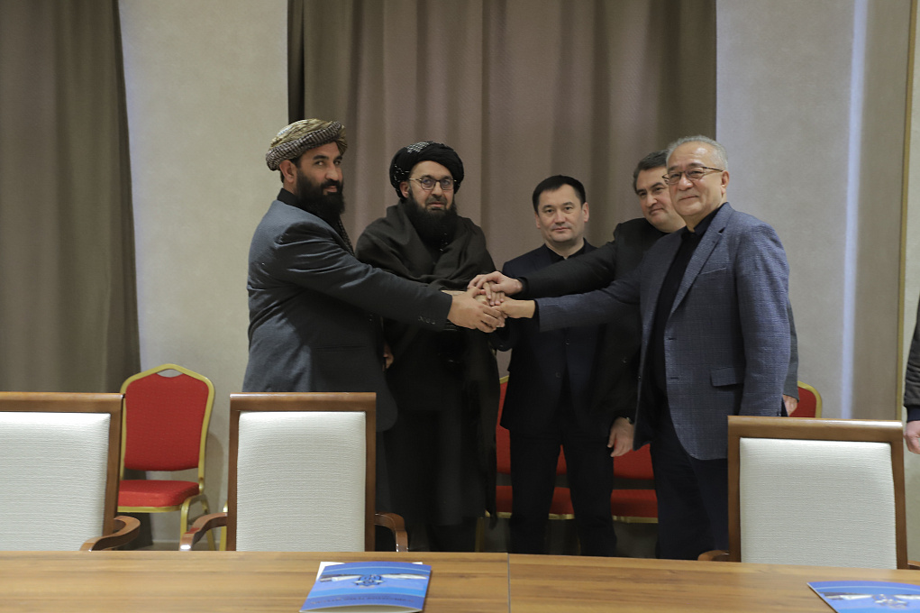 Узбекистан наконец-то договорился с талибами, кому управлять важнейшей железной дорогой Афганистана