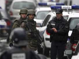 Fransız polisi, başkent Paris'te terör örgütünün merkezi olarak faaliyet gösteren ''Ahmet Kaya Kültür Merkezini'' bastı. Polisin baskında bazı evraklara el koyduğu ve bazı kişileri gözaltına aldığı bildirildi. - A