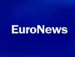 Dünyanın dokuz dilde yayın yapan tek haber kanalı Euronews’ün son yayın dili Türkçe oldu. Euronews Türkçe’nin açılış töreni, İstanbul Dolmabahçe Sarayı‘nda yapıldı. - EuroNewsLogo