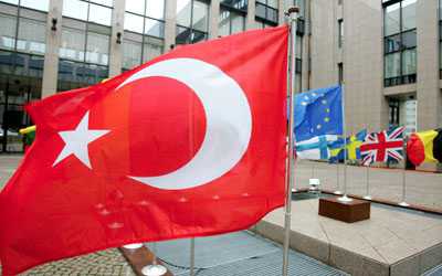 AB Komisyonu'nun 9 Kasımda yayımlayacağı 2010 Türkiye İlerleme Raporu'nun taslağında Anayasa değişikliğiyle HSYK'nın üye sayısının artırılması "olumlu adım" olarak nitelendirildi. - ab turkiye1