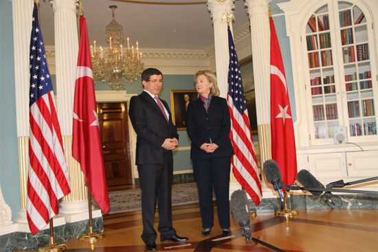 Dışişleri Bakanı Ahmet Davutoğlu, Wikileaks belgeleri için, ABD tarafından önceden yapılan bilgilendirmeye teşekkür etti. - hillary davut