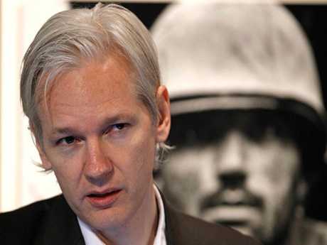 WikiLeaks kurucusu Julian Assange, 14 Aralık'ta İngiltere'de görülecek mahkemede önce İsveç'e sonra da ABD'ye teslim edilmesi durumunda 'sigorta' adını verdiği gizli dosyayı dünyaya açıklayacağını duyurdu. Avukatı, "Bu dosya bir nükleer bomba ve patlamaya hazır" dedi. - 0726 Julian Assange WikiLeaks.jpg full 600
