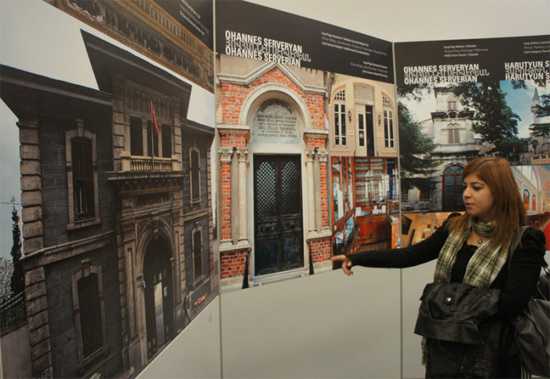 İstanbul'da yaşayan 40 Ermeni mimar tarafından yapılan tarihi 100 binanın fotoğraflarının yer aldığı ''Batılaşan İstanbul'un Ermeni Mimarları'' adlı sergi, İstanbul Modern Sanat Müzesi'nde açıldı. - ermeni mimarlar