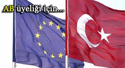 Kıbrıs Rum yönetimi Lideri Dimitris Hristofyas, Türkiye'nin Avrupa Birliğine (AB) karşı yükümlülüklerini yerine getirmesinde ısrar edeceklerini ifade ederek, ''Türkiye'nin AB üyeliği, Kıbrıs'tan geçer'' dedi. - AB Uyeligi icin