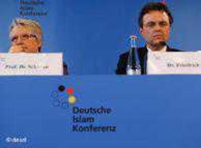 Alman İslam Konferansı, ilk kez Hrıstiyan Sosyal Birlik partili İçişleri Bakanı Hans-Peter Friedrich’in başkanlığında toplandı. - almanya islam konferansi