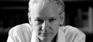 Wikileaks internet sitesi, fon toplamak için ilginç bir yönteme başvurdu. - Assange