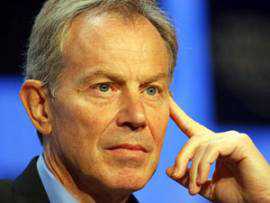 İngilizler, her gün 20 sayfa Kur'an-ı Kerim okuduğunu açıklayan İngiltere eski Başbakanı Tony Blair'in büyük bir hızla İslam dinine yakınlaştığını düşünüyor. - blair