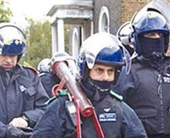 İngiltere: Polise OHAL yetkisi