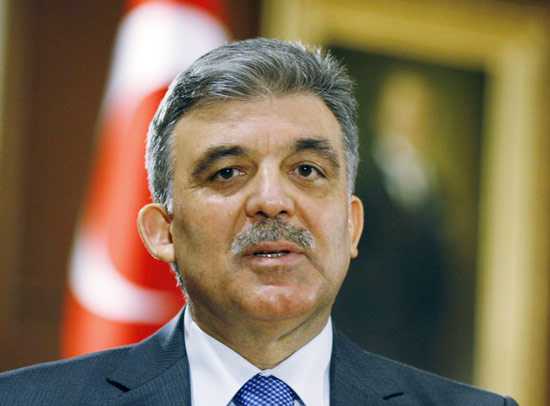 Cumhurbaşkanı Abdullah Gül, füze radar sistemine ilişkin ''Türkiye'ye yerleştirilmiş olan radar sistemi İran'a karşı değildir. Bunu açıklıkla söylemek isterim'' açıklamasını yaptı. - 140312 gul3