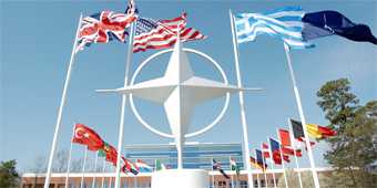 Türkiye'nin Suriye sınırında yaşanan olayları nedeniyle NATO'dan herhangi bir talepte bulunmadığı belirtilirken NATO sözcüleri İttifak'ın üye ülkelerin güvenliğini sağlamaya kararlı olduğu mesajını verdi. - 120412 ae nato1