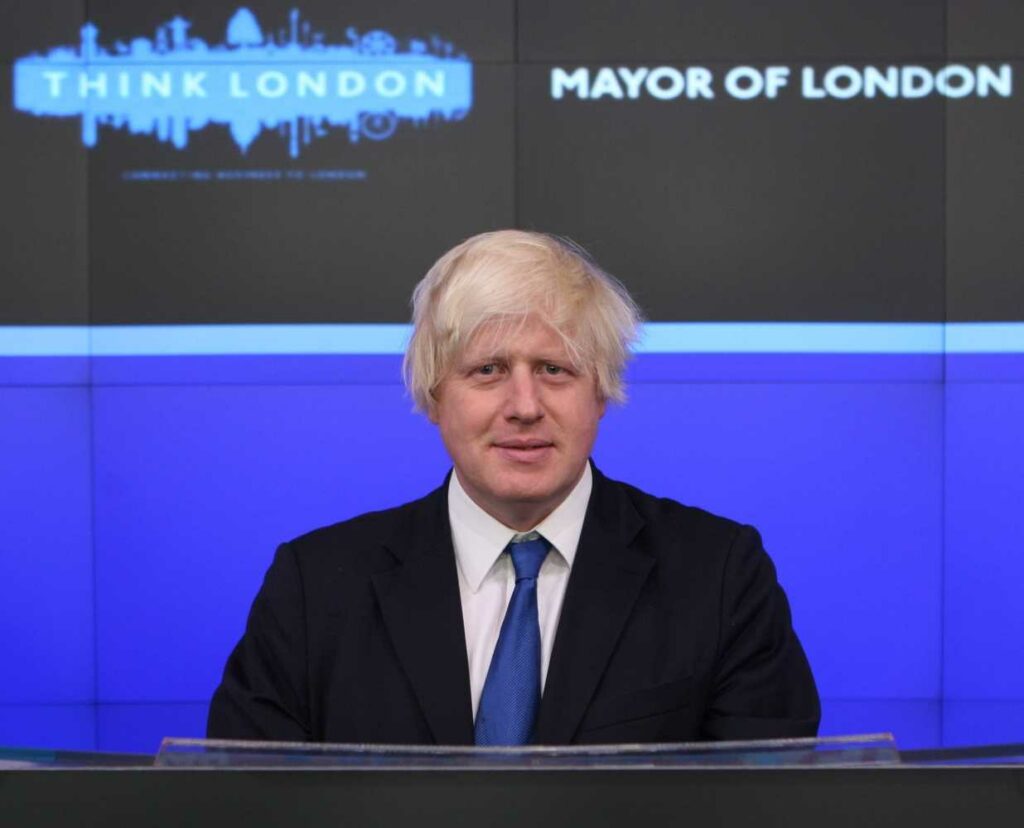 Dışişleri Bakanlığı, Birleşik Krallık Dışişleri Bakanı Boris Johnson'ın, beraberinde bir heyetle, 15 Temmuz günü yaşanan darbe girişimi sonrasında Birleşik KrallıkHükümeti'nin Türkiye ile dayanışmasını göstermek üzere 25-27 Eylül tarihlerinde Türkiye'ye bir ziyaret gerçekleştireceğini kamuoyuna açıkladı. - Boris Johnson opening bell at NASDAQ 14Sept2009 3c