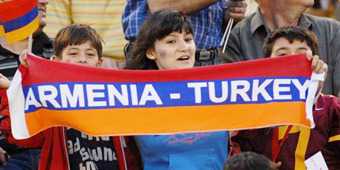 Ermenistan ile iyi ilişkiler kurulmasına yönelik açılımın kesintiye uğramasının ardından YÖK bünyesinde oluşturulan Türk Ermeni İlişkileri Milli Komitesi de kapatıldı. - 170612 ermn