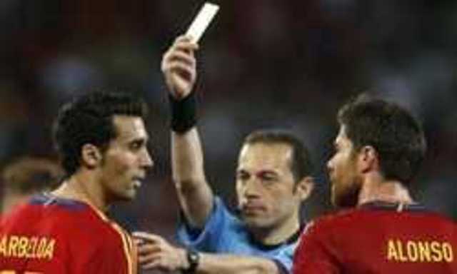 EURO 2012'de Türkiye'yi temsil eden Cüneyt Çakır, İspanya-İtalya finalinde 4'üncü hakem olarak görev yapacak. - cuneytcakir