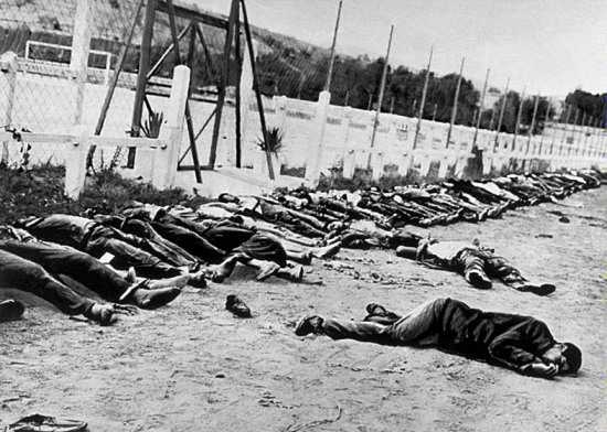 Fransa parlamentosunda kabul edilen yasayla, 19 Mart, 1954-1962 yılları arasındaki Cezayir Savaşı'nın kurbanlarını ''anma günü'' ilan edildi. - 110912 fransadan cezayire yeni jest 3
