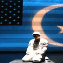 u1_muslim-image-intense-us-flag1_35885c-220x220