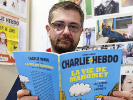 Frasız mizah dergisi Charlie Hebdo bugün çıkan son sayısında Peygamber Efendimiz Hz. Muhammed'in (sas) sözde karikatürünü yayınlayarak yeni bir tahrik başlattı. - 010213 fransiz dergisi yine hz muhammedin sozde karikaturunu yayinladi 1