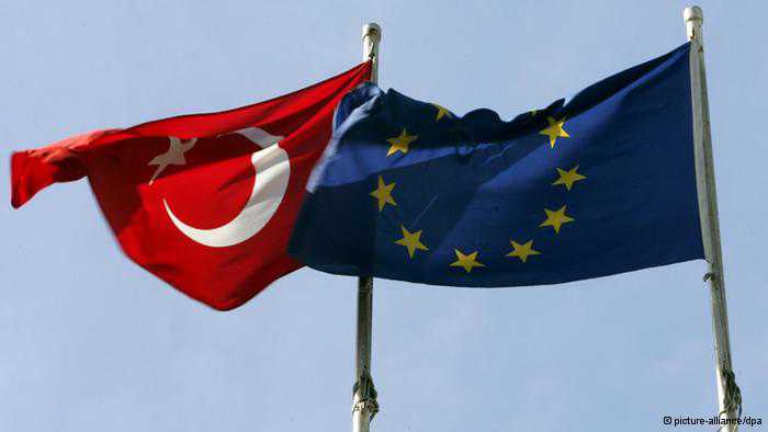 Euler Hermes Başekonomisti Ludovic Subran'a göre Türkiye, Avrupa'nın yeşil adası. Uzman, kendi büyüme modelini oluşturan Türkiye'nin Avrupa'nın yeni Almanya'sı olabileceğine dikkat çekiyor. - 015857373 30300