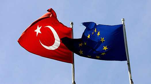Avrupa Birliği (AB) Bakanı ve Başmüzakereci Egemen Bağış, "Vizesiz Avrupa’ya vize çıktı. AB de Türk halkının vize kuyruğunda beklemesinden sıkıldığını anladı." dedi. - 042612 bagis turkey earns right to travel to eu without visa 1