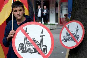 İhsanoğlu: İslamofobiye Karşı Etkili Adımlar Atılmalı