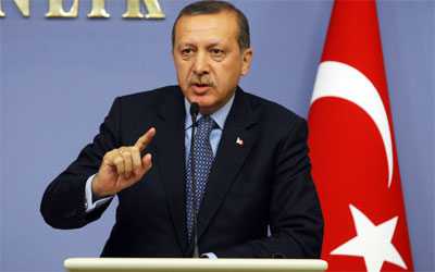 Başbakan Recep Tayyip Erdoğan, Uluslararası ekonomi kanalı Bloomberg’in Türkiye’de kuruluşunun birinci yıldönümü kutlamaları kapsamında bir mesaj yayımladı. Bloomberg TV ekranlarında yayınlanan mesajda Erdoğan, Türkiye’nin Dünya’nın parlayan yıldızı haline geldiğine vurgu yaptı. - 071210 ha tayyip1