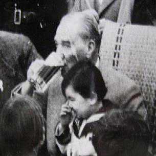 Kemal Atatürk'ün; "Padişahlar gizli içerdi, ben açık içiyorum!" sözü hakkında - ataturk icki alkol bira fabrika