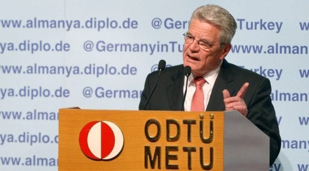 Gauck’un konuşması iç politikamıza müdahale değildir