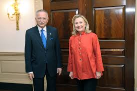 Ekmelettin İhsanoğlu ABD Dışişleri Bakanı Hillary Clinton ile.