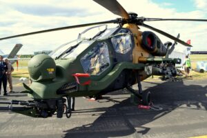 Türk yapımı T129 ATAK taarruz ve taktik keşif helikopteri 