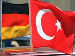 Almanya 3 Türk’ü casusluk suçlamasıyla tutukladı