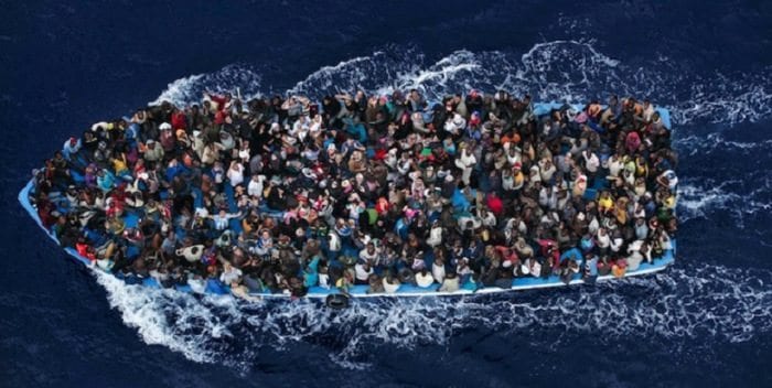Türkiye sahillerinde 2 milyon insan Yunanistan’a gitmenin yolunu araştırıyor