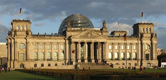 Türkiye’de konjonktür çok hızlı bir şekilde değişmektedir. Ama, Federal Alman Meclisi’nin (Bundestag) 2 Haziran 2016 tarihinde aldığı “Ermeni Soykırımını Tanıma” kararına tepkimizin devam ettiğini de unutmayalım. - Bundestag Bld Berlin ftr