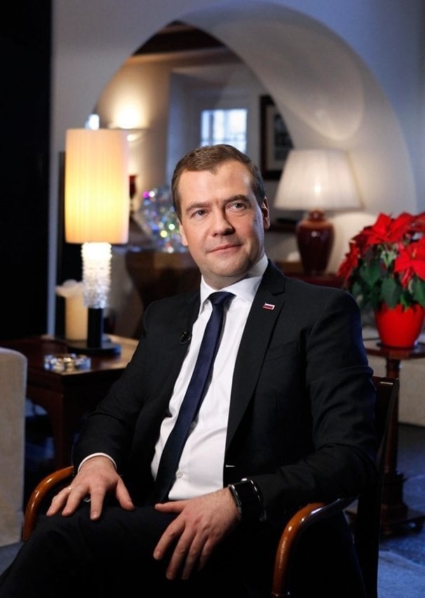 Rusya Başbakanı Dimitri Medvedev Alman Handelsblatt gazetesine verdiği demeçte yeni bir dünya savaşı başlatmaktansa, tüm güçlerin Suriye'deki savaşı sona erdirmek için müzakere masasına oturması gerektiğini belirtti. Söylediklerinden önemli satır başları şöyle : - Dmitry Medvedev’s interview with CNN 2013 01 27