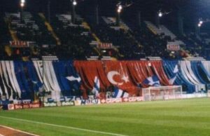 Deportivo sahasındaki Türk bayrağı - 23627 400748167312 7196502 n