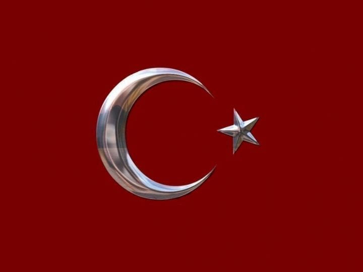 Türk camisine cumada molotoflu saldırı