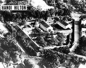 Amerikalı askerlerin ‘Hanoi Hilton’ diye adlandırdıkları Hoa Lo esir kampı. - HONOI HILTON