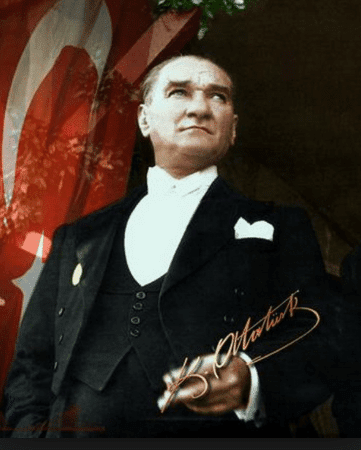 Atatürk Ay Yıldızlı bayrağı istememişti : İşte Atatürk’ün Aklındaki Türk Bayrağı