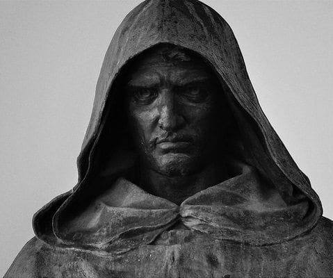 Kilise tarafından yakılarak öldürülen Giordano Bruno (1548- 1600) Rönesans felsefesini biçimlendiren filozofların en önemlilerinden biri olup evrensel ve zaman mefhumundan uzak "iki şey" öğretisi kulağa küpe olacak cinsten. - ettore ferrari Giordano Bruno