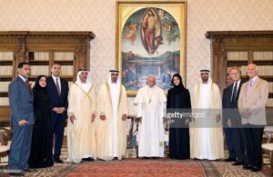 Birleşik Arap Emirlikleri Dışişleri Bakanı Abdullah Bin Zayed, sosyal medya hesabından atmış olduğu küstah tweette demiş ki: - papa 1 1