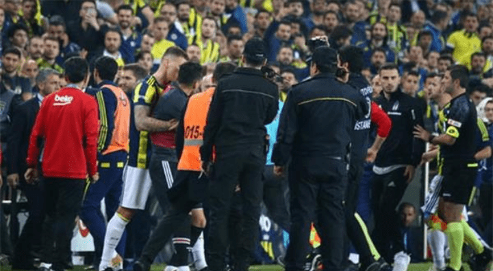 Tatil edilen Fenerbahçe-Beşiktaş derbisi seyircisiz olarak kaldığı yerden devam edecek