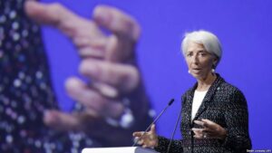 Uluslararası Para Fonu (IMF) Başkanı Christine Lagarde, Türk Lirası’nın Amerikan Doları karşısında değer kaybetmesiyle ilgili endişelerini dile getirdi. St. Petersburg’da Bloomberg TV’nin küresel piyasalarla ilgili sorularını yanıtlayan IMF Başkanı, Cumhurbaşkanı Recep Tayyip Erdoğan’ın Merkez Bankası’na müdahale ettiği iddialarıyla ilgili “herkes iyi olduğu işi yapmalı” yanıtını verdi. - 176C05BA 496B 46D1 B1A3 B8852FA9D0F5 cx0 cy4 cw0 w1023 r1 s