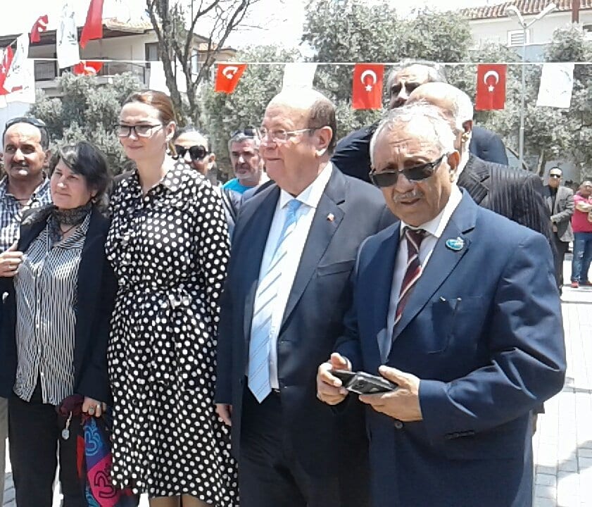 Millet vekilli Ganira Paşayevanın teklif ve Aydın Türk ocaklarının teşebbüs, Efeler Belediye Meclisi’nin kararıyla, Azerbaycan Cumhuriyeti’nin kuruluşunun 100’üncü yıl dönümü dolasıyla oluşturulan Bakü Parkı ve parkın içerisinde yer alan Hocalı Soykırım Anıtı, Azerbaycan Milletvekili Ganire Paşayeva’nın katıldığı törenle hizmete açıldı. - img 20180509 wa00041009973983