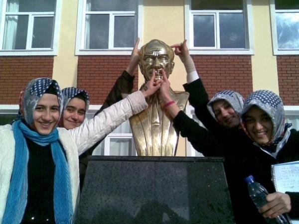 Kartal Anadolu İmam Hatip Lisesi öğrecileri