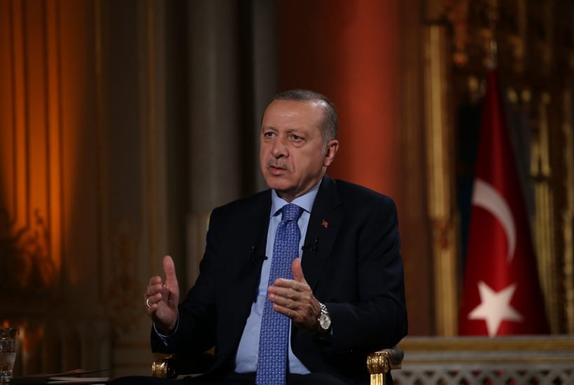 Erdoğan: Hasta mı? Yorgun mu? Makyaj hatası mı?