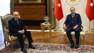 Brookings Enstitüsü’nden Ömer Taşpınar, Erdoğan’ın MHP ile kurduğu ortaklığın AB ve ABD ile ilişkilere olumlu yansımayacağı görüşünde. Taşpınar'a göre Rusya da Türkiye için stratejik bir ortak değil. - 42098820 303
