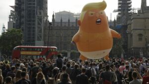 NATO Zirvesinin hemen sonrası ilk kez İngiltere’ye ziyaret gerçekleştiren ABD Başkanı Donald Trump, Londra’da protesto edildi. - 0DB4C166 D460 499C A91A 6DFC67BC90DE cx0 cy9 cw0 w1023 r1 s