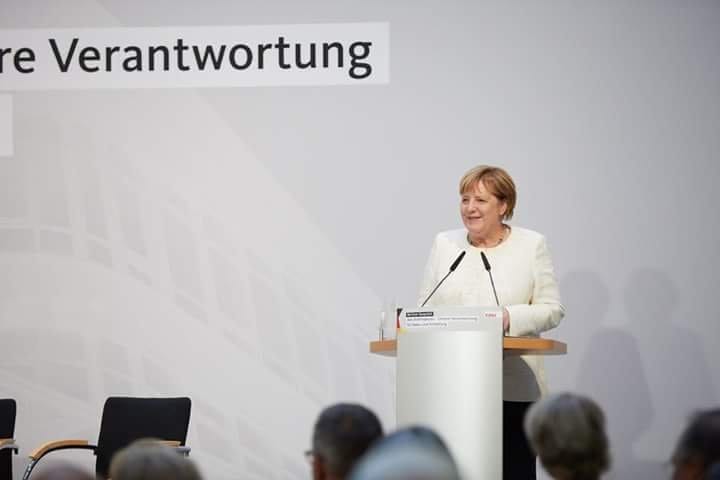 Almanya Başbakanı Angela Merkel Çarşamba günü Senegal, Gana ve Nijerya'ya üç günlük Batı Afrika seyahatine çıkıyor. Ekonomik bağları güçlendirme ve göç sorunuyla mücadele konularının ele alınacağı ziyaretle ilgili Pazar günü yayınlanan videoda Merkel şu ifadeleri kullandı: - fb img 1535301013038690263672