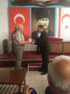 <p>KKTC DEVLET MİLLÎ MÜCADELE MADALYASI
12 Ekim 2018 günü saat 10’da Lefkoşa’da Türk Mukavemet Teşkilâtı Genel Merkezi’nde yapılan askerî törenle yazarımız Emekli Albay Hüseyin MÜMTAZ (BAYAZITOĞLU) ‘ın da aralarında bulunduğu 33 mukavemetçiye KKTC Devlet Milli Mücadele Madalyası verilmiştir.</p> - IMG 20181012 WA00062987