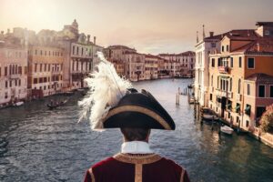 talyan meclisinde kabul edilen 2019 bütçesine göre, Venedik’e giden turistlerden 2.5 ile 10 euro arasında giriş ücreti alınacak. İtalya’da popülistlerle aşırı sağcıların koalisyon hükümetinin hazırladığı 2019 devlet bütçesi, mecliste kabul edildi. - italya venedik