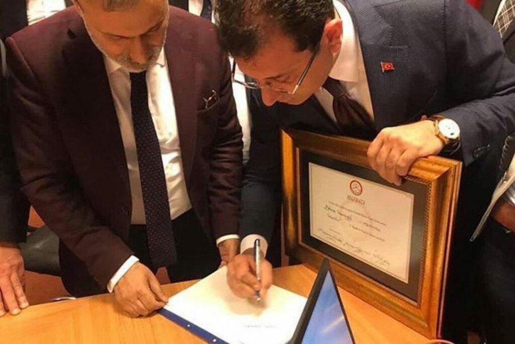 12 Haziran 2019 - Ekrem Imamoglu Mazbata Imzaladi